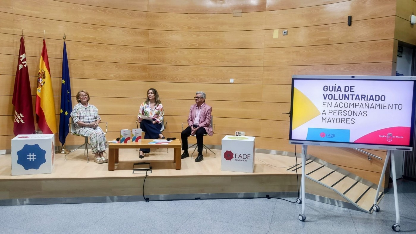 Presentación de la guía de voluntariado en acompañamiento a personas mayores de FADE