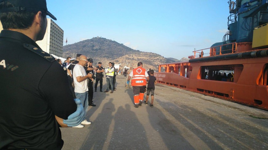 GALERÍA | Las imágenes de la llegada de los inmigrantes rescatados en aguas de Cartagena