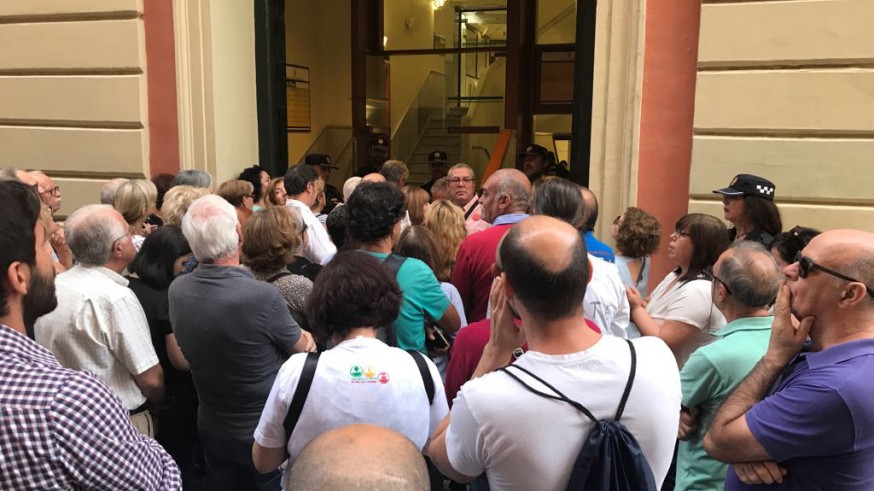 Protesta a las puertas del Ayuntamiento de Murcia