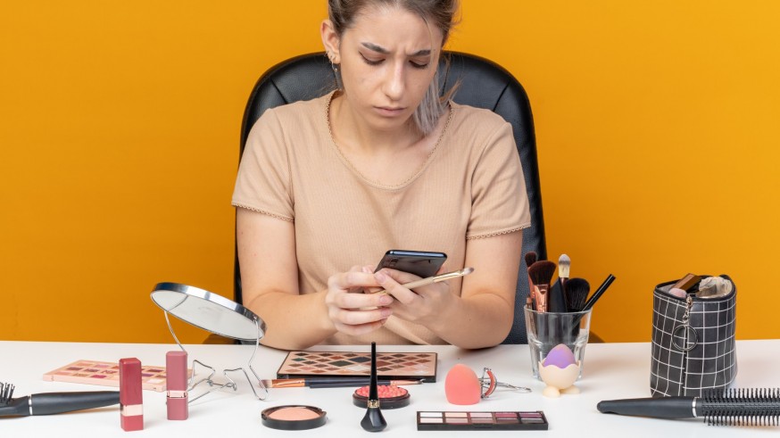La belleza filtrada: el impacto de las redes sociales en la autoestima y en la identidad femenina