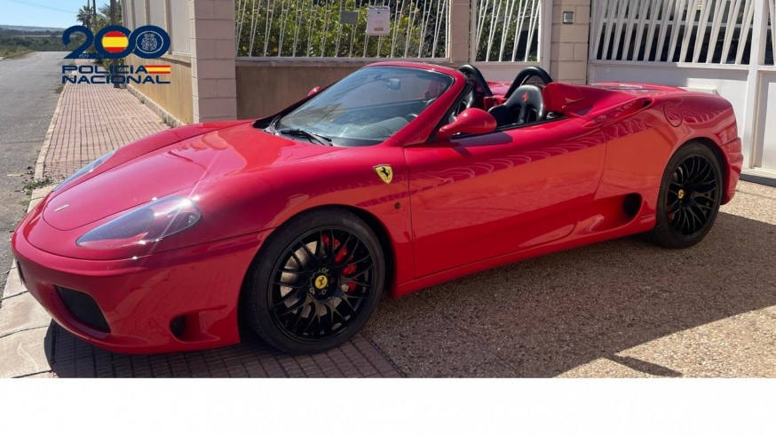 Detenido en Elche un hombre por fabricar y vender una réplica de un Ferrari 360 Spider