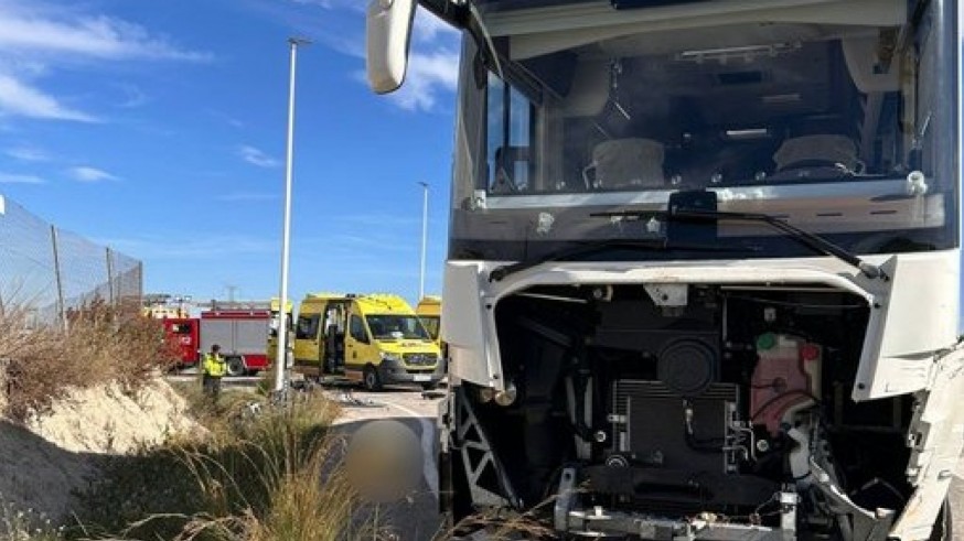 Fallece un motorista tras colisionar con una autocaravana en la carretera de Archena y Mula