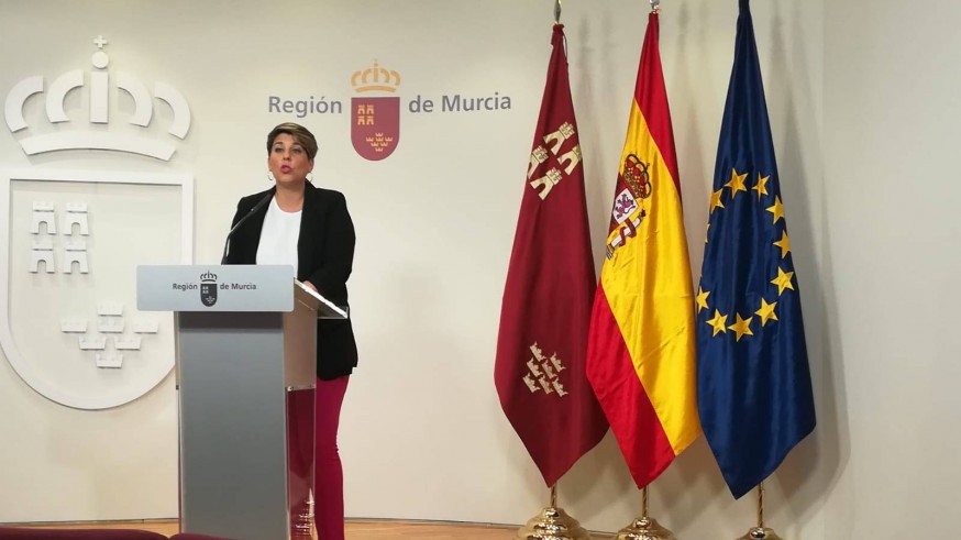 Arroyo comparece ante los medios.