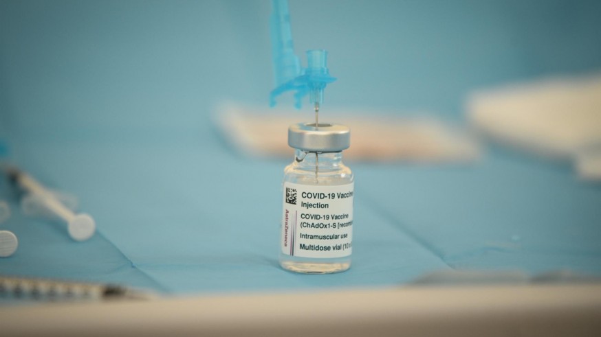 Vial con la vacuna de Astrazeneca