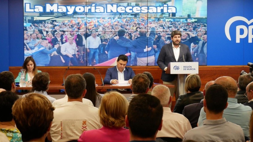 López Miras quiere constituir un gobierno solo del PP antes del 23J