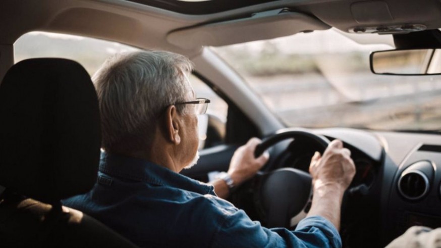 Los mayores de 65 años, el grupo de edad más seguro y prudente al volante