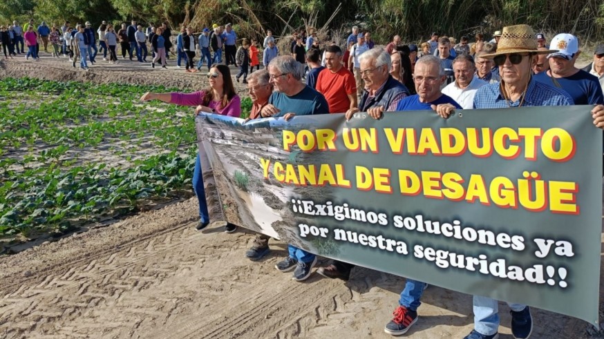 Los vecinos de Torrecilla paralizan las protestas a la espera de la respuesta de Adif