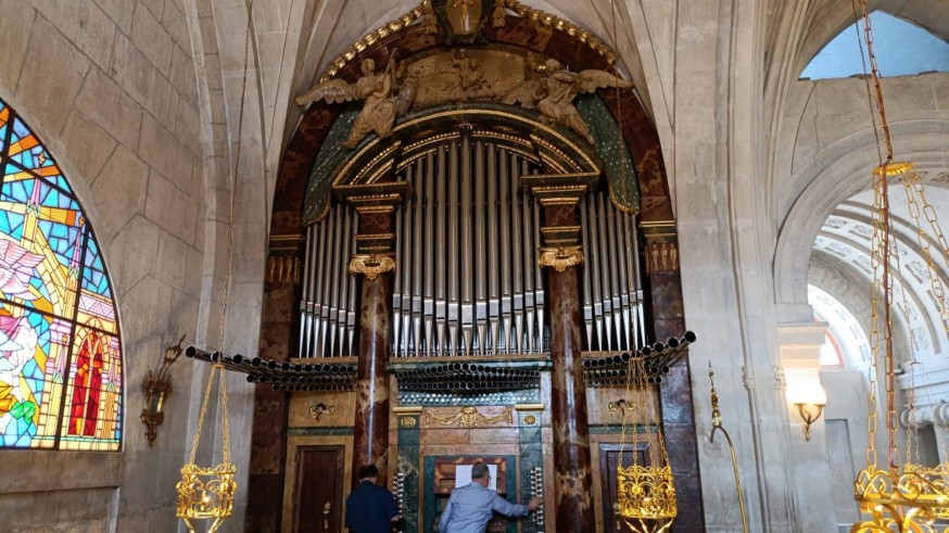 El órgano histórico de la iglesia Mayor de Santiago de Jumilla vuelve a sonar