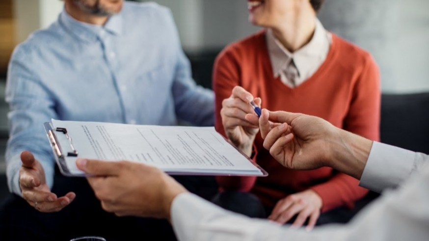 Los expertos recomiendan renovar el testamento cada diez años 