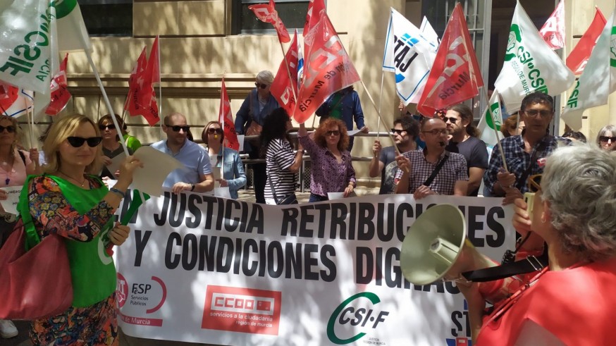 Los sindicatos piden a Justicia una oferta que evite la huelga como en la Seguridad Social