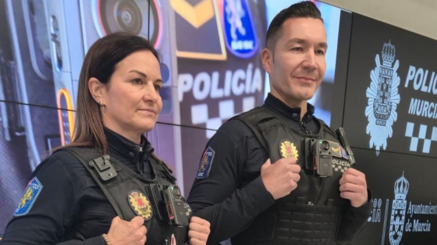 La Policía Local de Murcia prueba cámaras personales para reforzar la seguridad