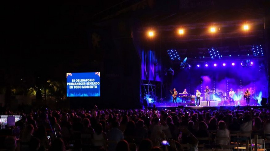 Sergio Dalma pide disculpas por incitar al público a levantarse durante el concierto