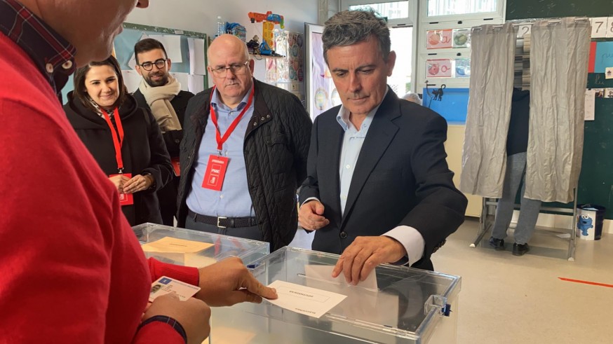 Saura (PSOE) llama a la participación: 'España se juega mucho en estas elecciones'