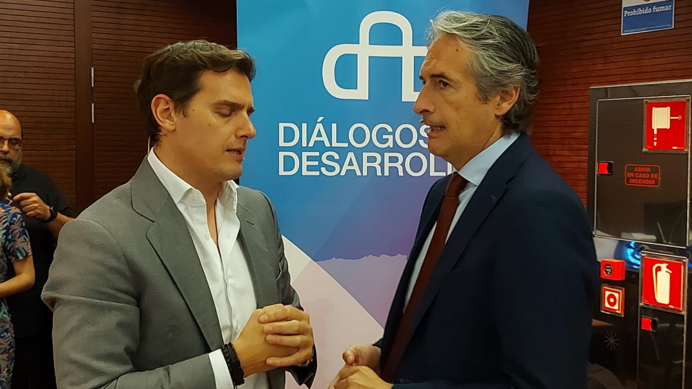 El exministro De la Serna critica en Murcia la falta de datos sobre la ejecución de los fondos Next Generation