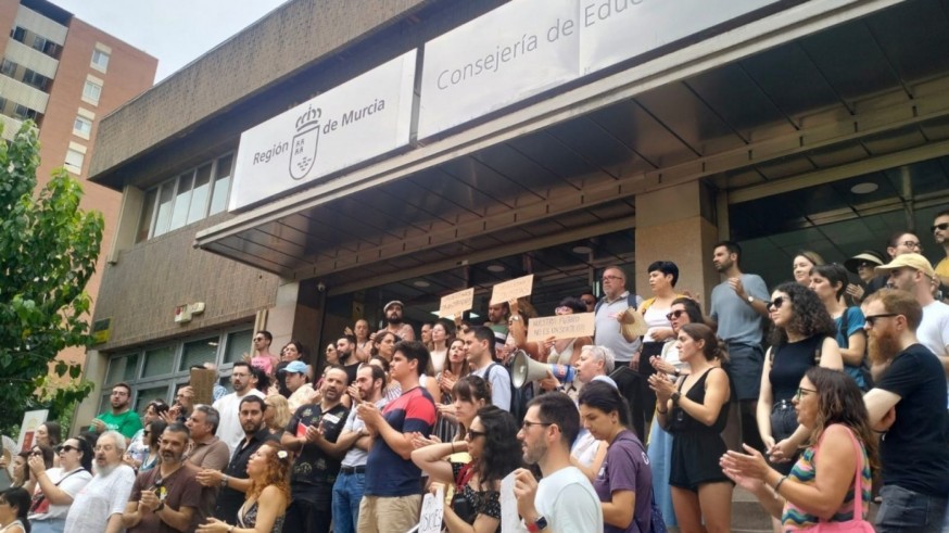 Opositores de maestros protestan este lunes para pedir transparencia en el proceso selectivo