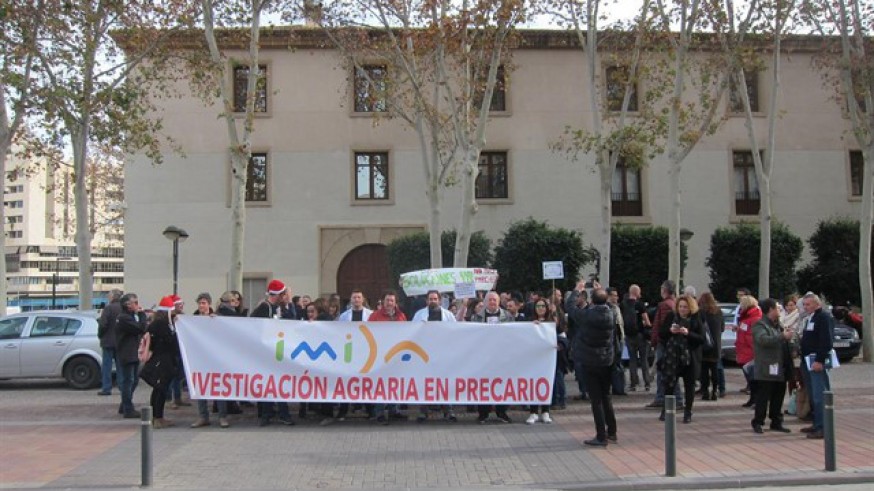 Concentración de protesta de trabajadores del IMIDA