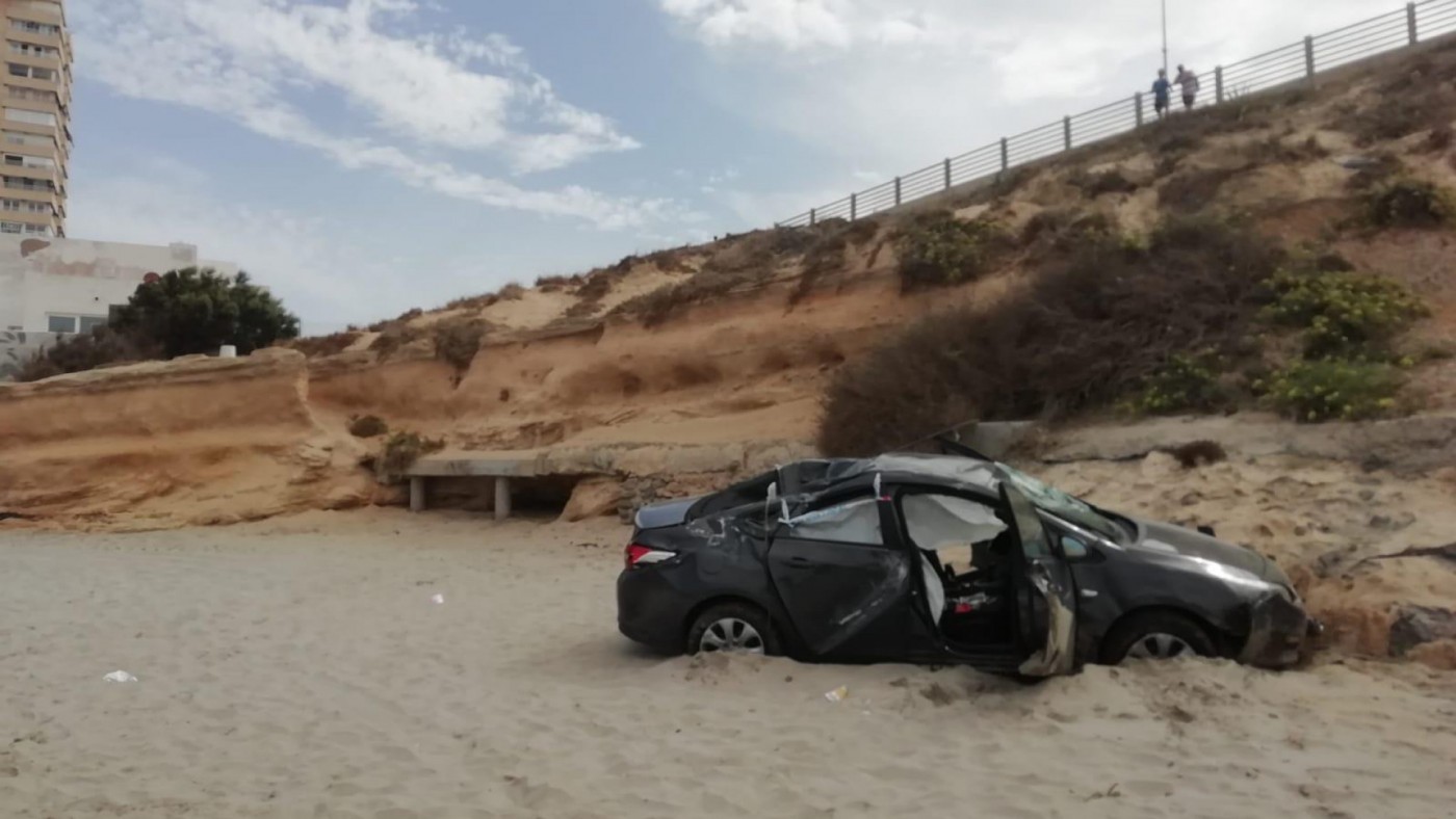 Dos personas resultan heridas en un accidente de tráfico en la playa de Calnegre en La Manga