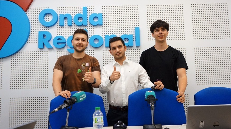 Son los nervios. Con Nacho Fenollar, Arturo Madrid y José Fernando Vidal, del Club de Debate UM, hablamos de la actualidad política en el PSOE