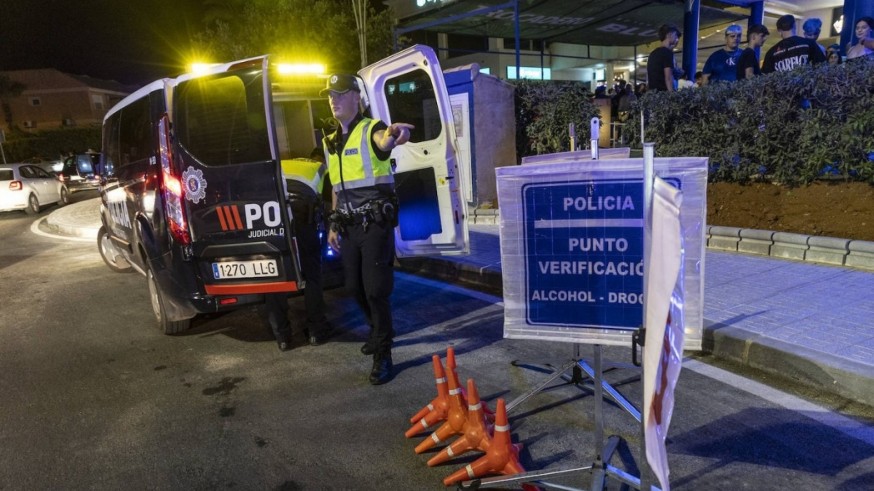 La Policía Local de Cartagena disuelve varios botellones en Cabo de Palos, La Manga y La Azohía este fin de semana