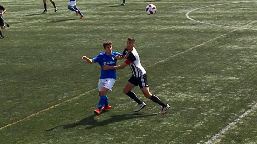 Palomeque ve 'cosas raras' del arbitraje tras el Mar Menor-Cartagena B (0-0)