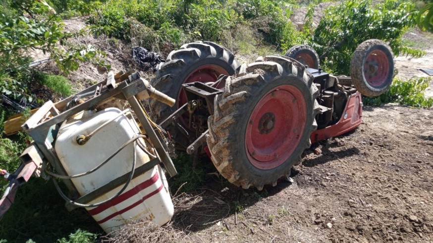 Fallece en Cieza atrapado por su tractor
