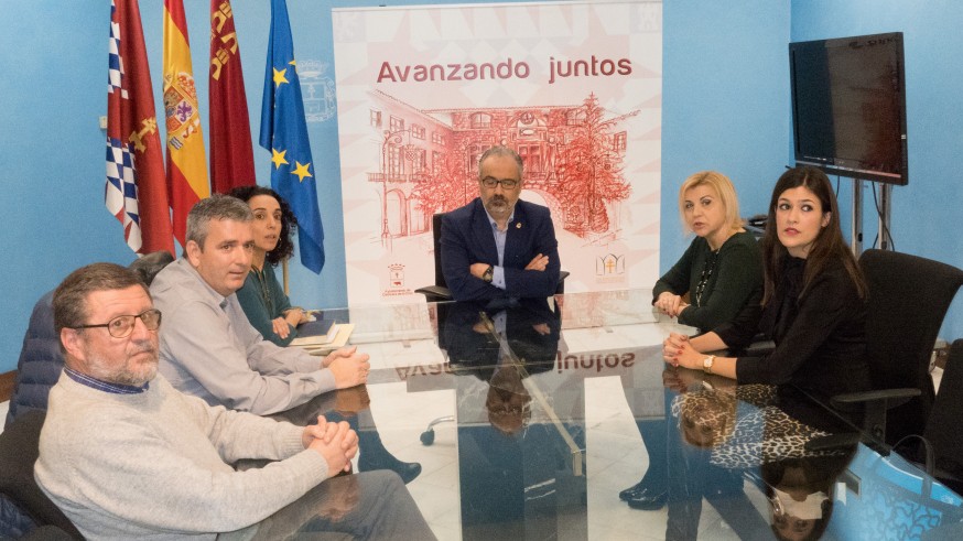 Reunión entre la consejera y el alcalde en Caravaca