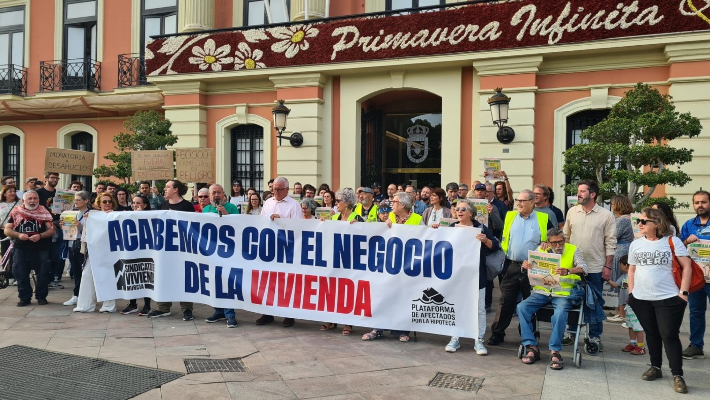 La PAH exige declarar zonas tensionadas en cinco municipios de la Región para frenar el alquiler