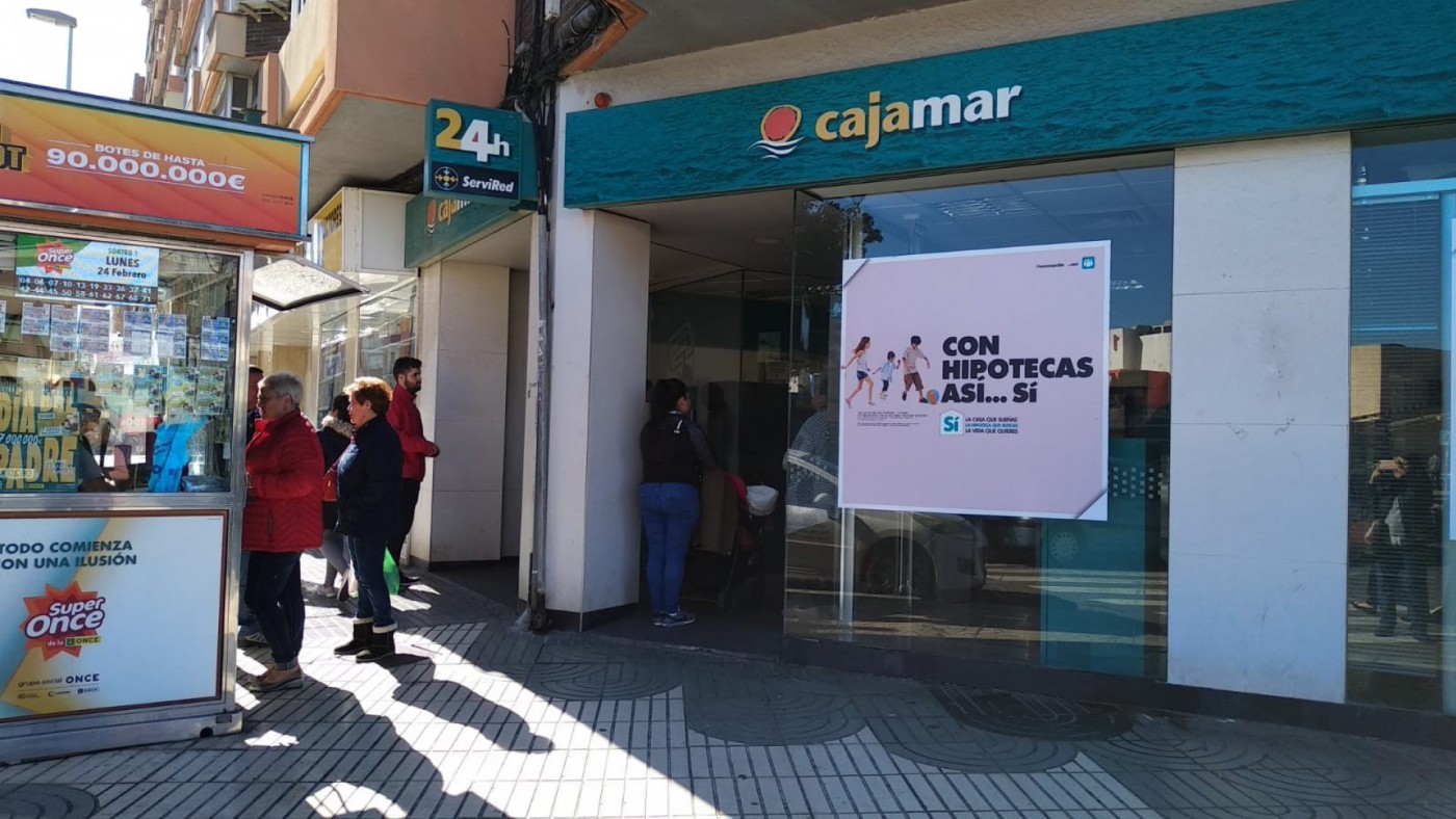 Sucursal bancaria donde ha ocurrido el atraco en Cartagena.