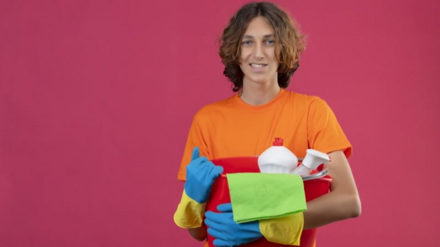 Prevenir los riesgos laborales de las trabajadoras del hogar, tarea imposible