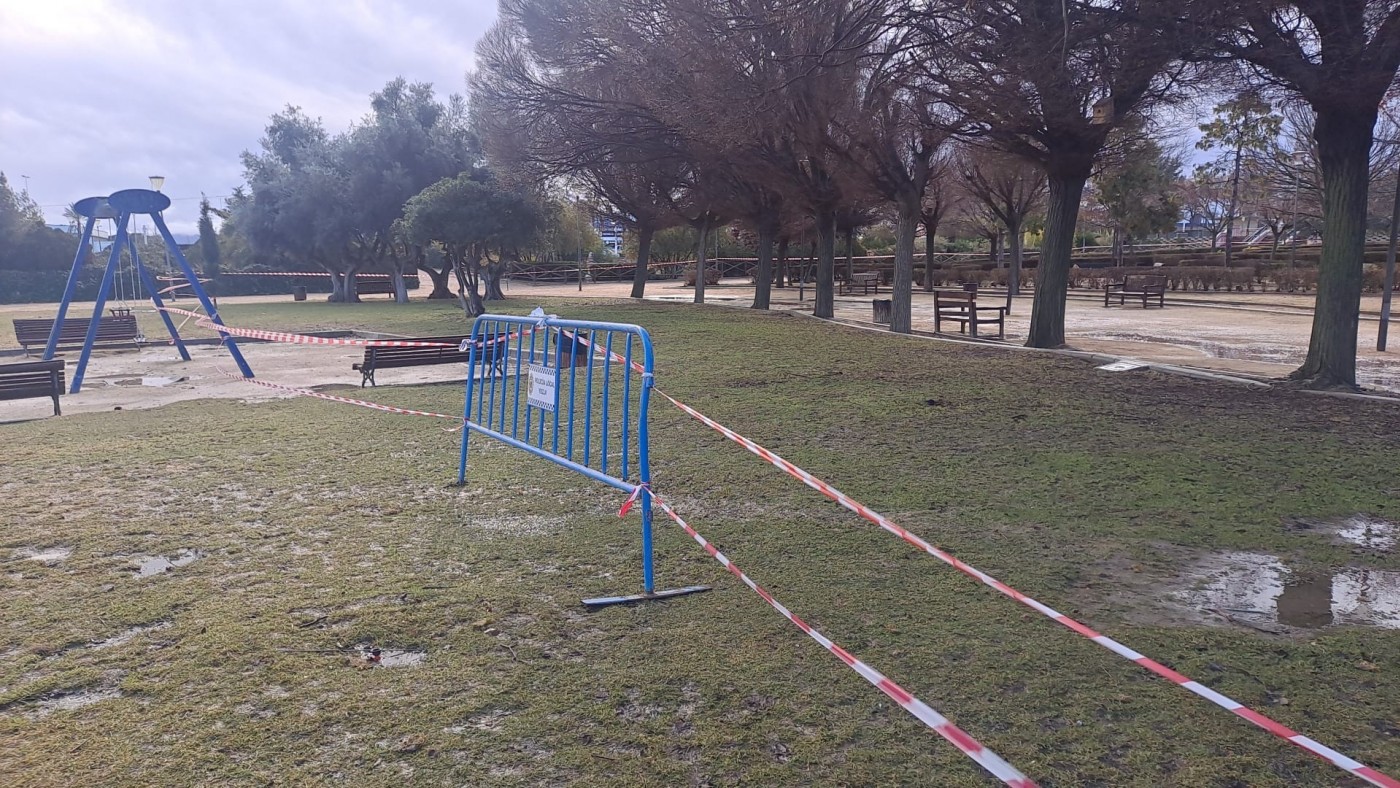 Cierran parques y jardines de forma preventiva por vientos de hasta 90 kilómetros por hora
