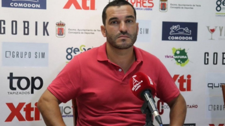 Adrián Hernández: "Estoy contento con la plantilla que estamos confeccionando"