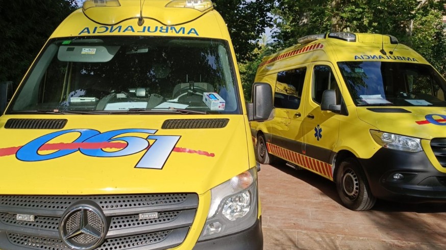Dos heridos, uno muy grave, al colisionar una furgoneta y un camión en La Palma, Cartagena