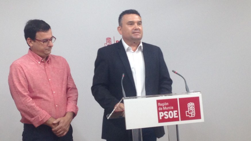 Emilio Ivars (i) y Enrique Ayuso en rueda de prensa