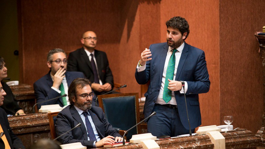 López Miras durante su comparecencia en la sesión de control de la Asamblea