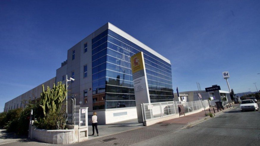 Huelga indefinida en las oficinas de extranjería 