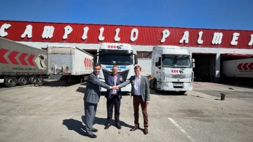 150 camiones de Campillo Palmera repostarán hidrógeno verde en su propia estación de servicio