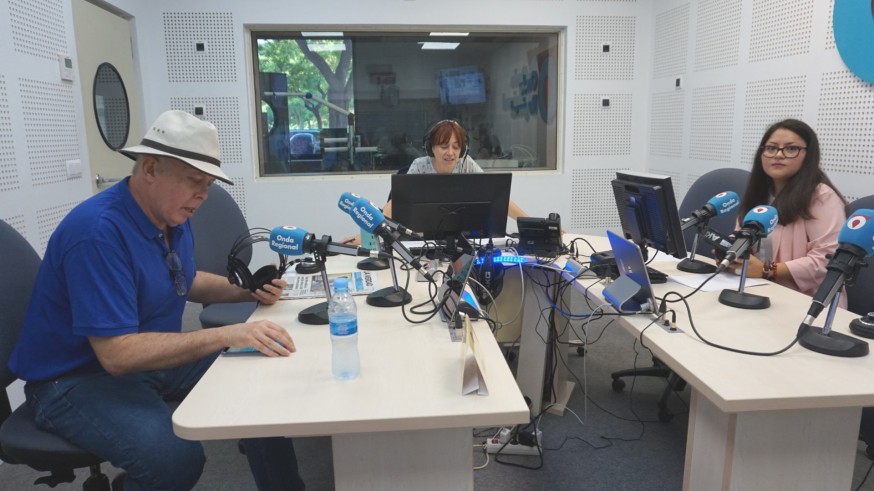 Tertulia en los estudios de Onda Regional