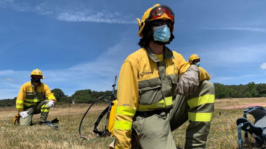 Los brigadistas y bomberos forestales piden mejoras en sus condiciones laborales