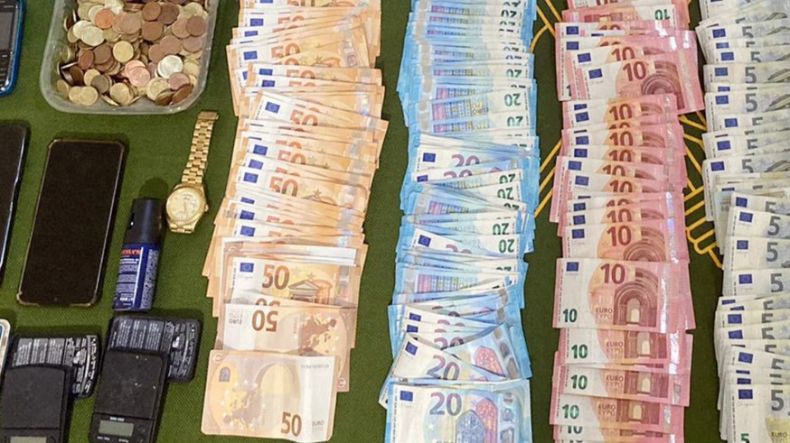 Desmantelan un punto de venta de drogas en Alhama que tenía listas 150 dosis de cocaína 