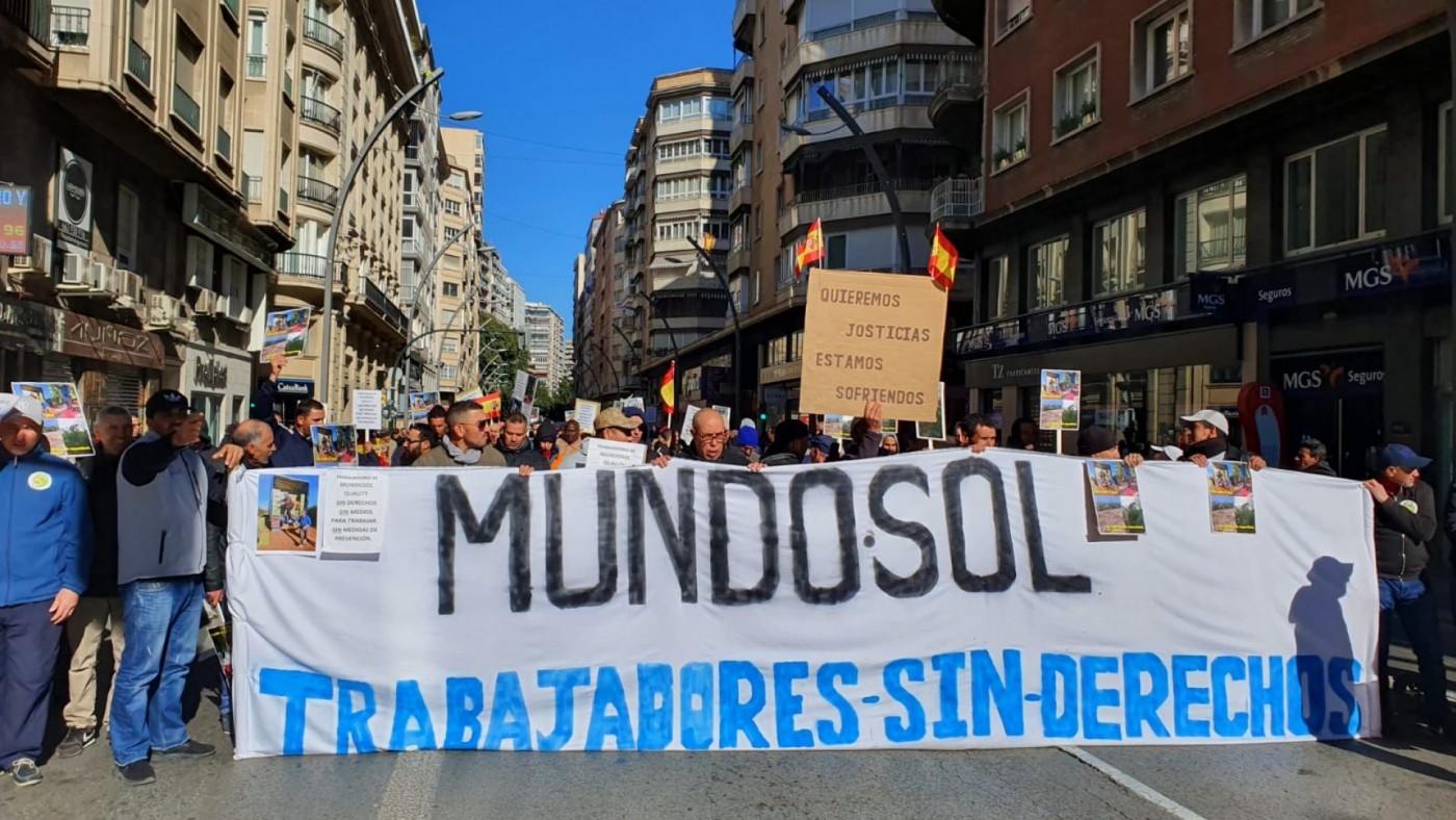 Manifestación de los trabajadores de Mundosol en Murcia 