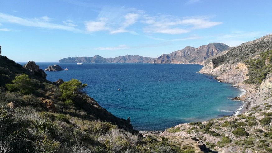 Buscan a un joven de 20 años desaparecido en aguas de Cabo Tiñoso