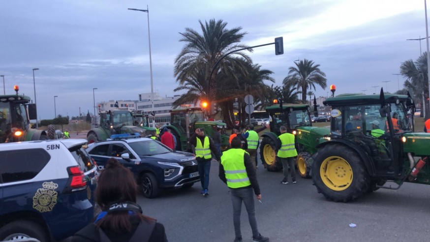 Más 300 vehículos identificados en la protesta de los agricultores: "Es ilegal"