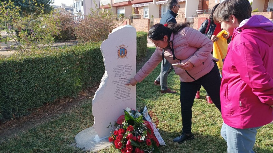 Ofrenda floral por el 22 aniversario del accidente mortal de 12 ecuatorianos en Lorca