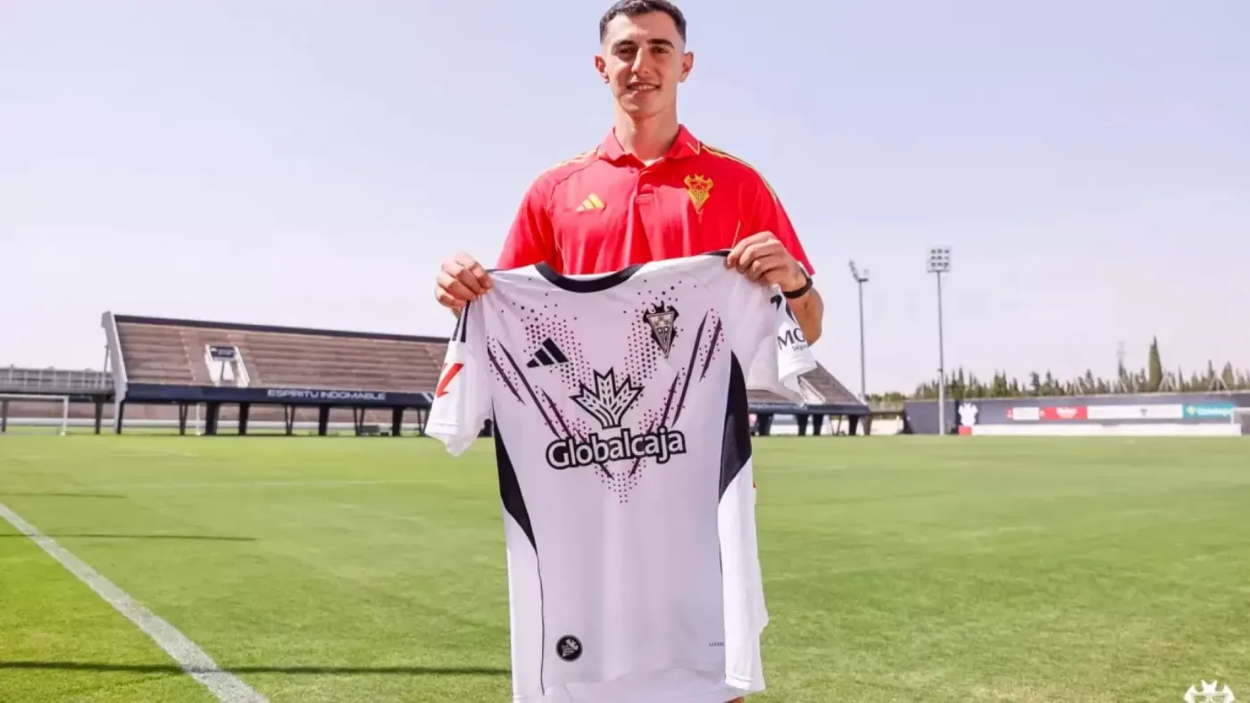 Antonio David ya es jugador del Real Murcia