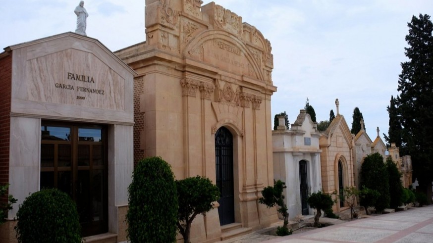 El cementerio de Lorca se convierte en un lugar de visitas turísticas