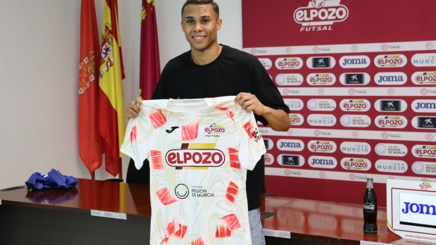 Ligeiro: "Es un sueño firmar tres años en un club como ElPozo"
