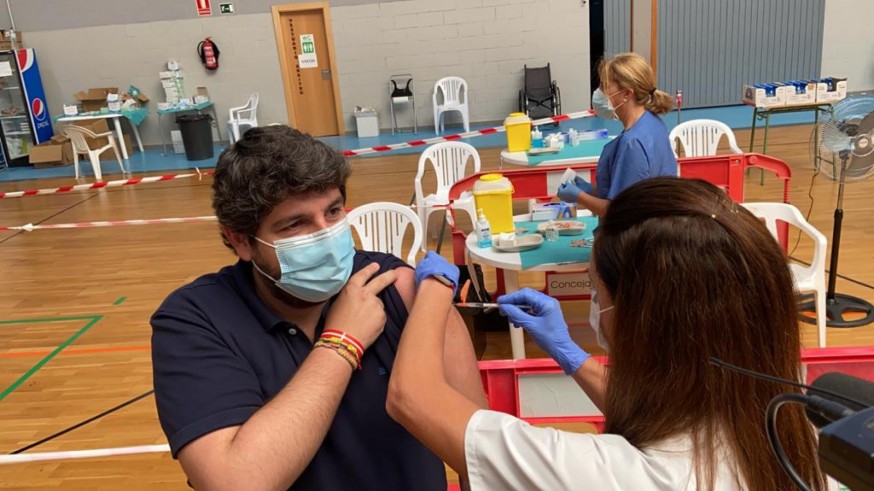 El presidente se vacuna en Lorca