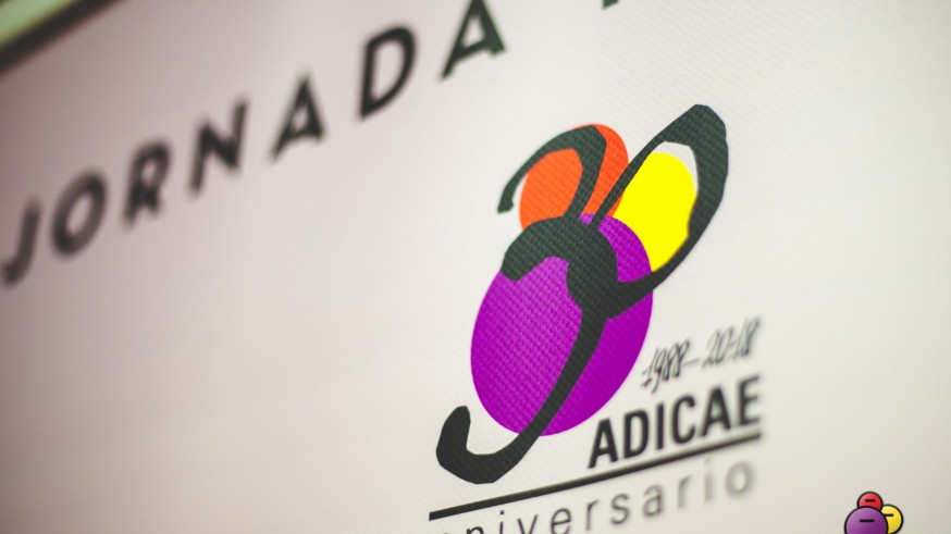 Logo de ADICAE. 