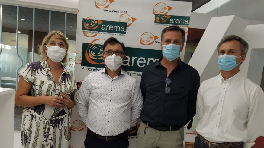 PLAZA PÚBLICA. AREMA suspende el acto de homenaje a los trabajadores que fabricaron mascarillas de forma solidaria