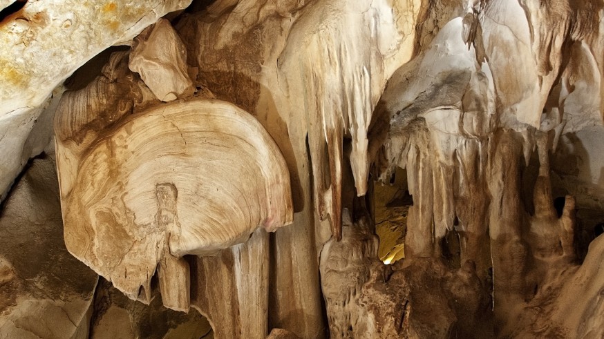 Interior de la Cueva del Puerto de Calasparra